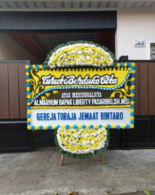 Papan Bunga Duka di Tanimbar Selatan